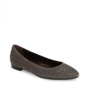 Attilio Giusti Leombruni Grommet Flats Sz 38 1/2